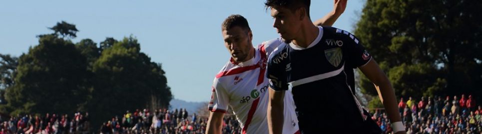 Barnechea logró sacar ventaja por la mínima frente a Deportes Valdivia